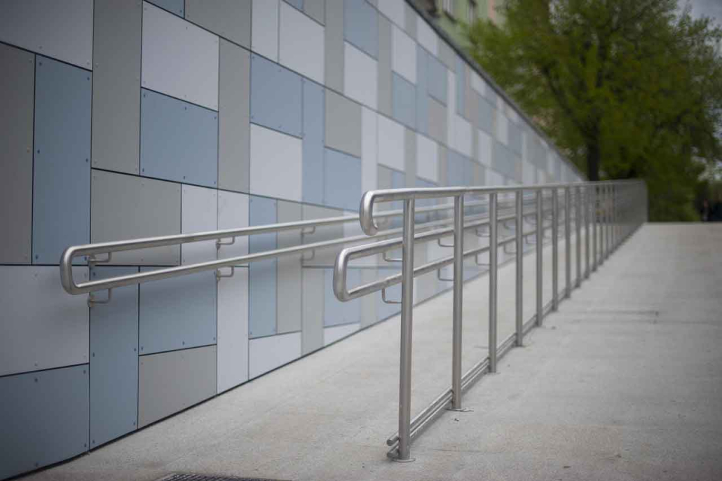rampa accesible para minusválidos
