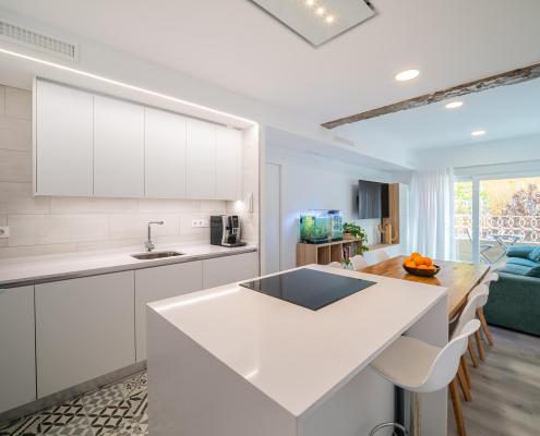 Cocina Vista interior de cocina en reforma integral de vivienda My family and others