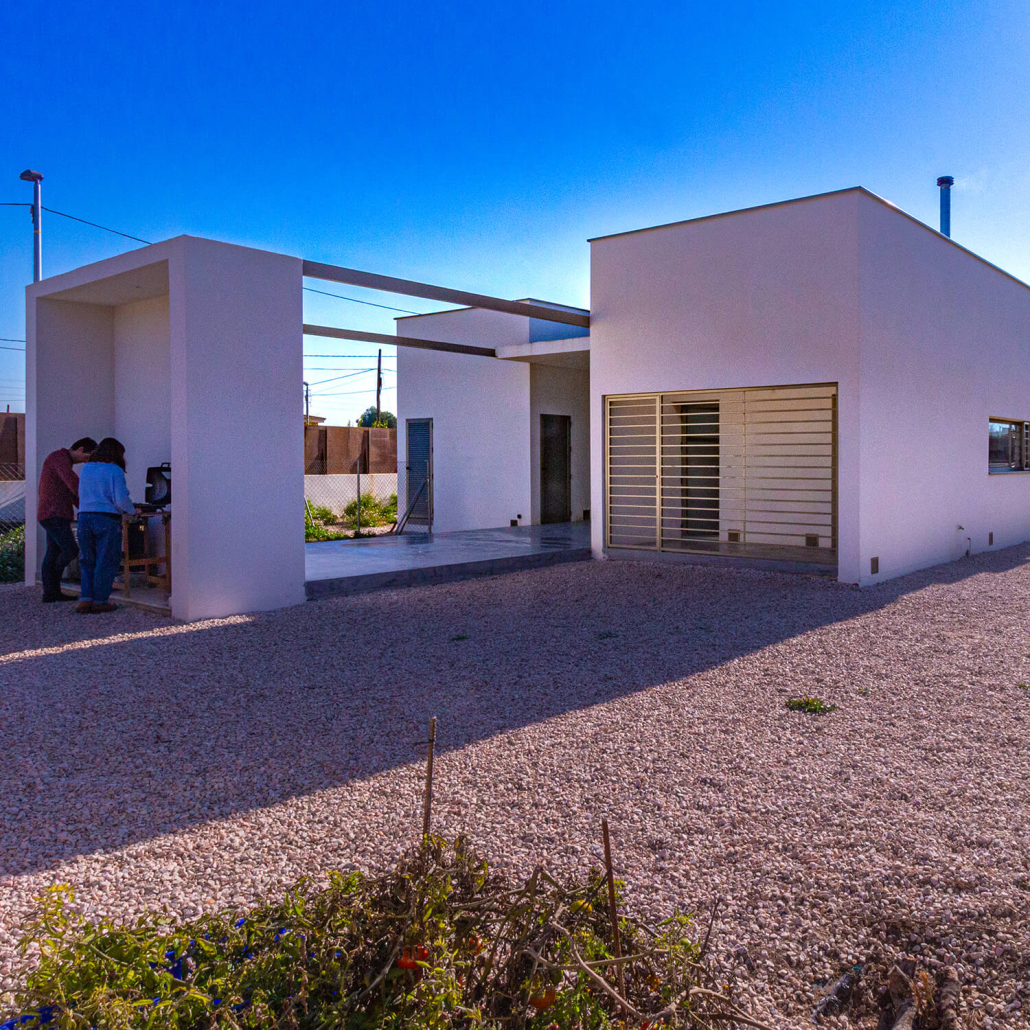 Porche a Norte con zona de barbacoa en vivienda unifamiliar la tahullica