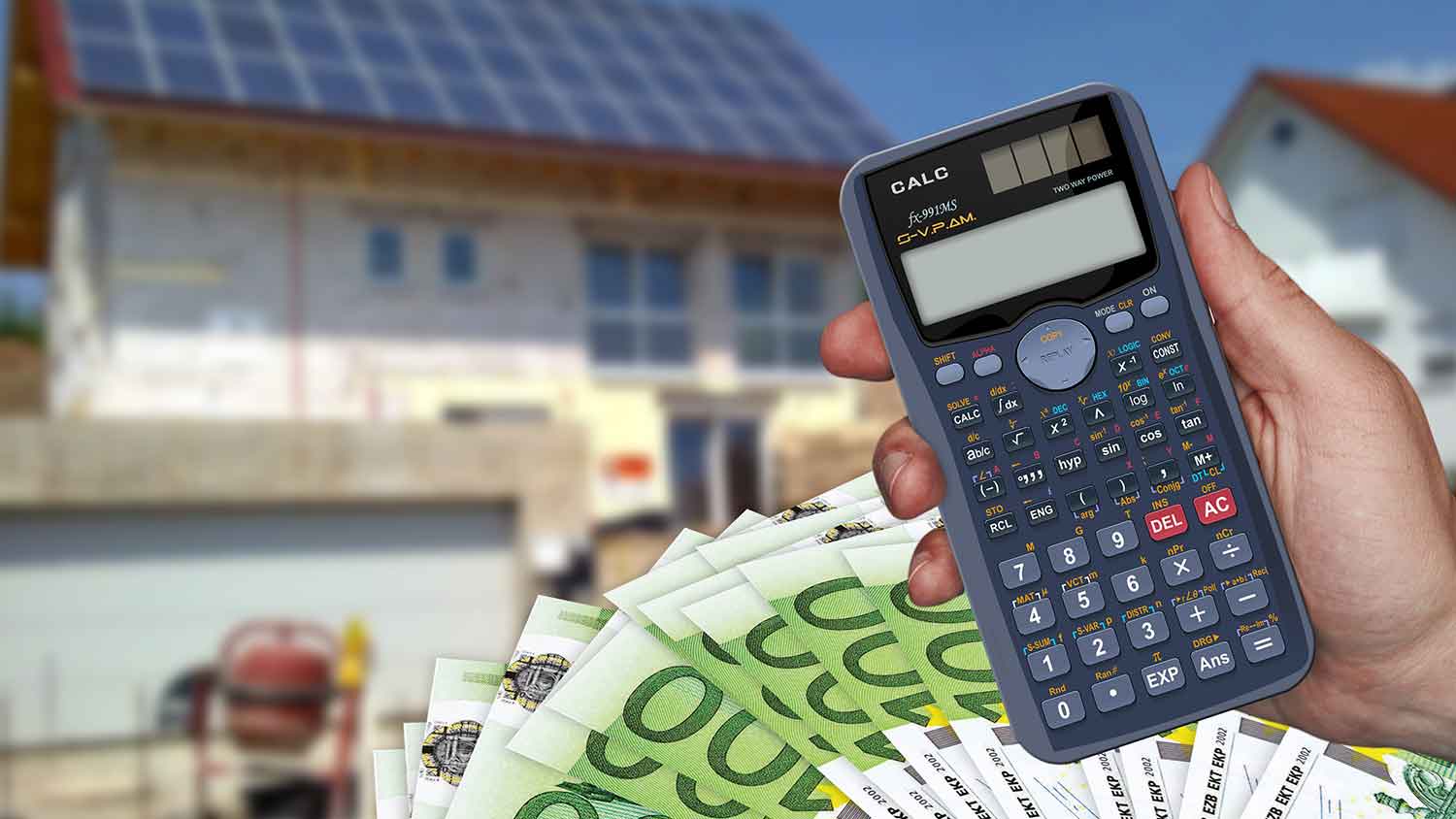 imagen de vivienda y en frente dinero con calculadora, evoca el coste de la vivienda